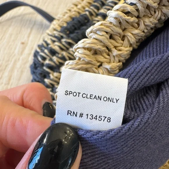 Nearly new! Vineyard Vines Navy Gingham 2 Way Bag - Picture 12 of 15